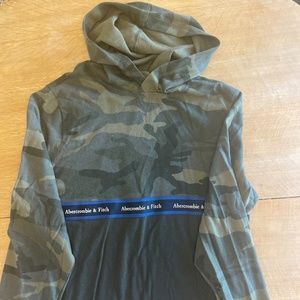 NEW LONG SLEEVE LIGHT HOODIE ABERCROMBIE CAMO